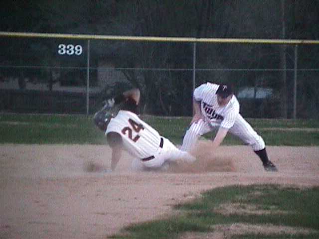 Ron Lacy avoids the pickoff</